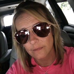 Meet your Posher, Leaanne